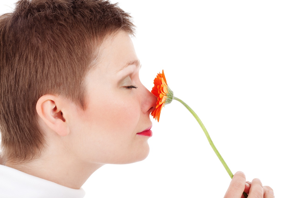 Loss of smell linked to early dementia risk